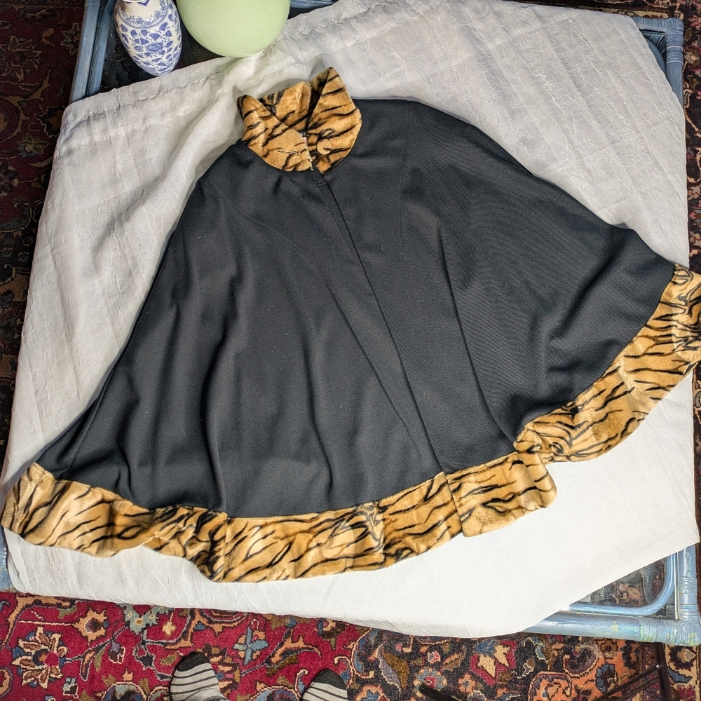 Vintage Black Cape With Faux Tiger Trim - Made In Canada